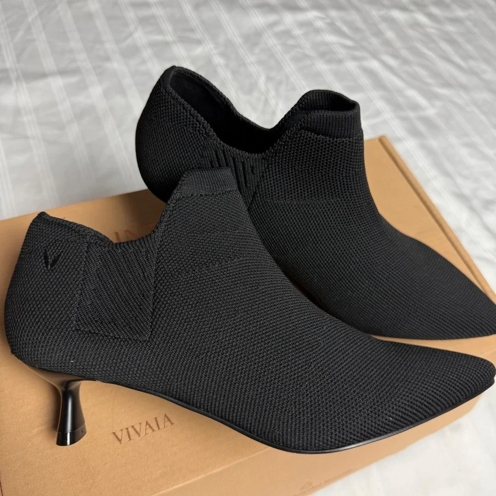 Vivaia Kitten Heel Ankle Boots Knit Pointed Toe Black Booties Size 6 EUR‎ 36
